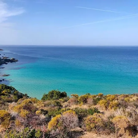 Les Voutes De Pascaline, Vue Sur Mer Et Montagne Lama